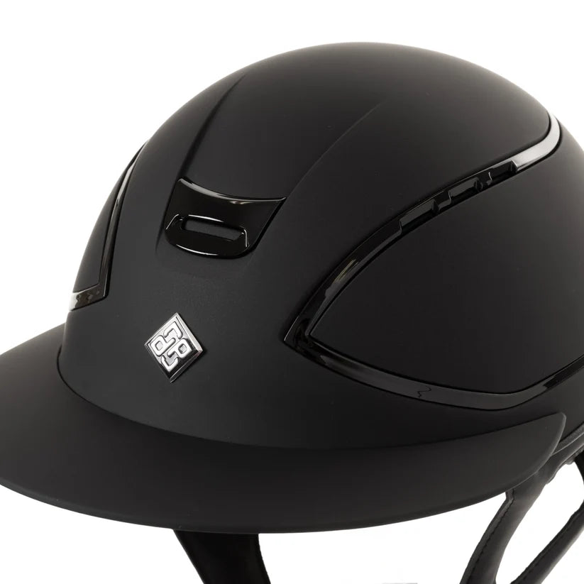 Capacete matte detalhes gloss