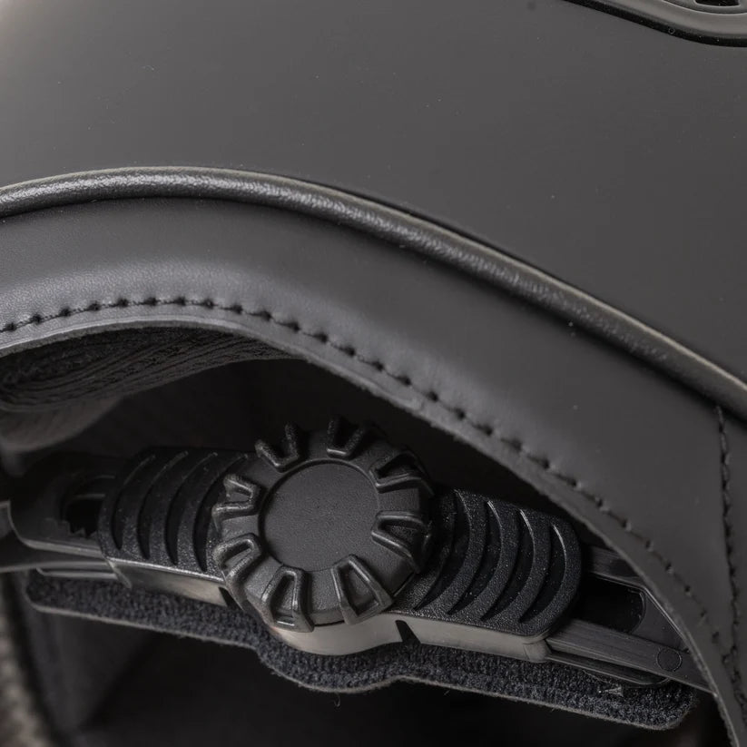 Capacete matte detalhes gloss
